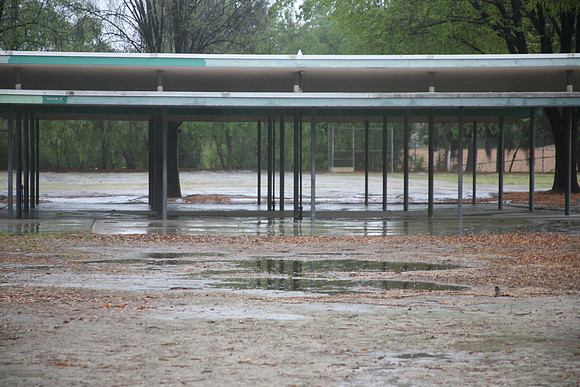 PARKING LOT Platt Ele School Woodland Hills00091