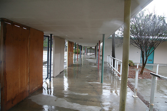 PARKING LOT Platt Ele School Woodland Hills00086