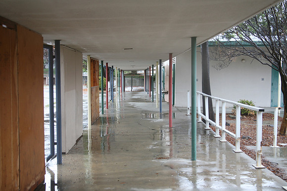 PARKING LOT Platt Ele School Woodland Hills00087