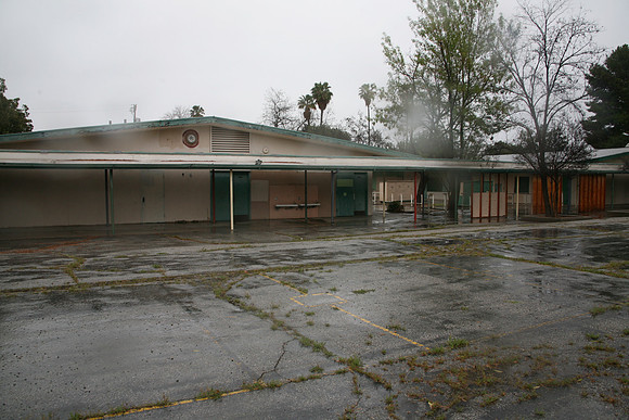 PARKING LOT Platt Ele School Woodland Hills00068