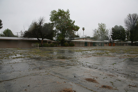 PARKING LOT Platt Ele School Woodland Hills00054
