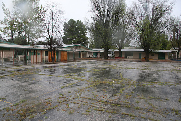 PARKING LOT Platt Ele School Woodland Hills00069