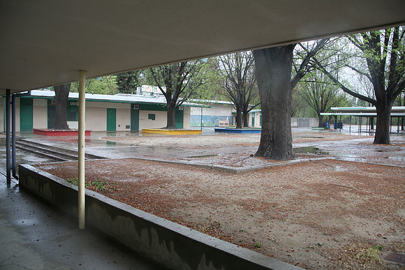 PARKING LOT Platt Ele School Woodland Hills00082