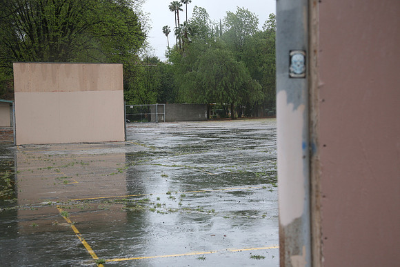 PARKING LOT Platt Ele School Woodland Hills00042