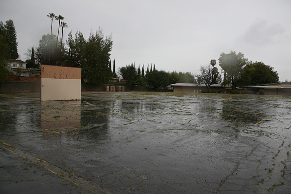 PARKING LOT Platt Ele School Woodland Hills00026