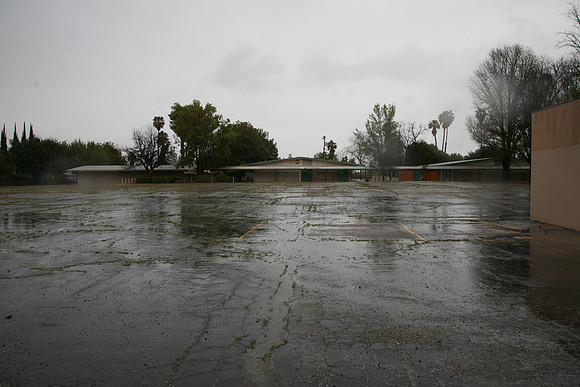 PARKING LOT Platt Ele School Woodland Hills00027