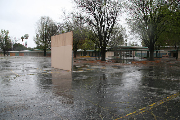 PARKING LOT Platt Ele School Woodland Hills00028