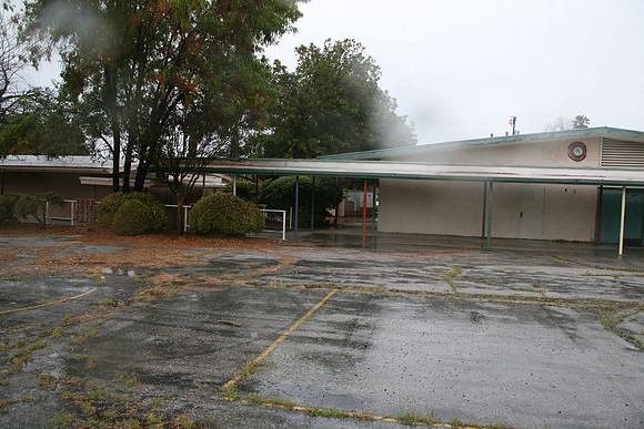 PARKING LOT Platt Ele School Woodland Hills00067