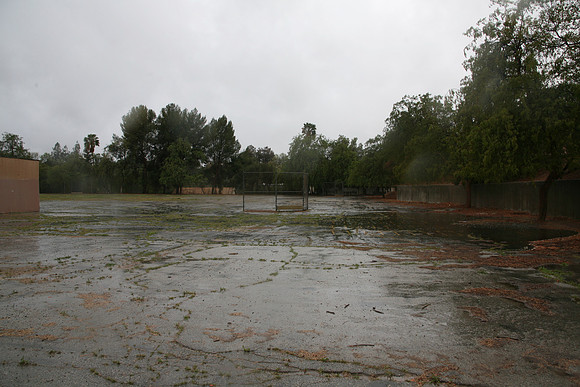 PARKING LOT Platt Ele School Woodland Hills00058
