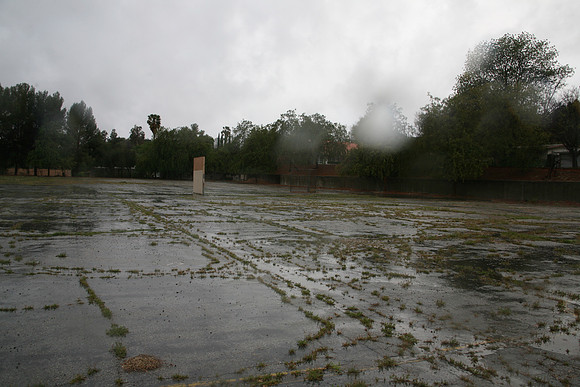 PARKING LOT Platt Ele School Woodland Hills00065