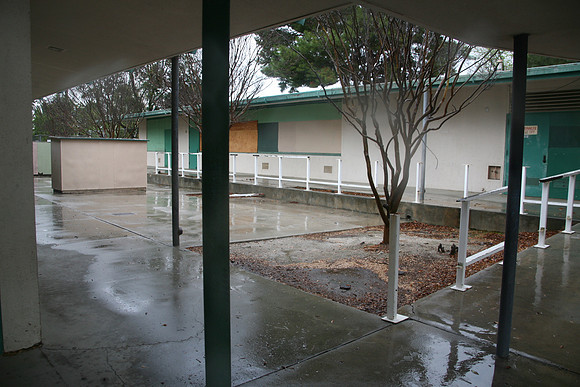 PARKING LOT Platt Ele School Woodland Hills00089