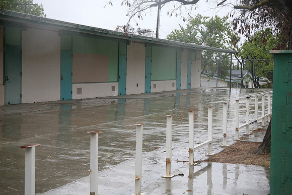 PARKING LOT Platt Ele School Woodland Hills00077